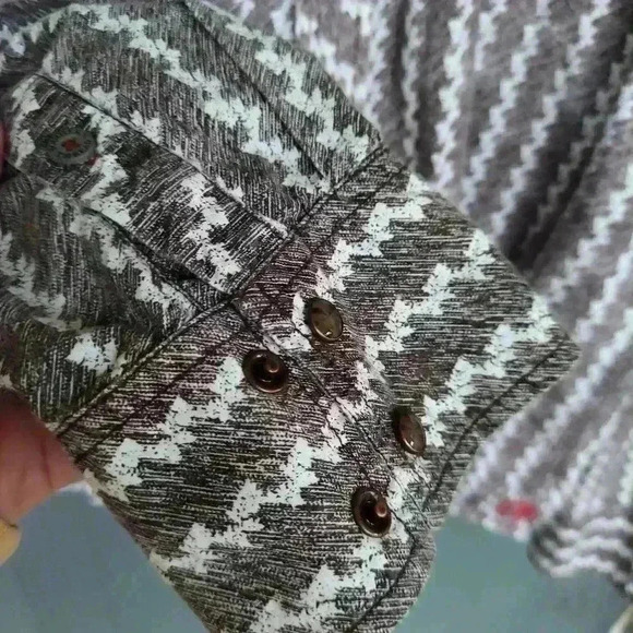 Men's Southern Thread Pearl Snap - Picture 6 of 7